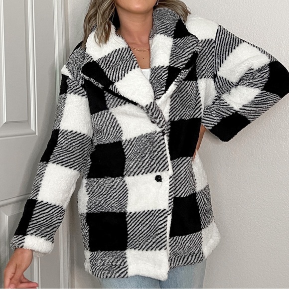 black and white plaid shacket for fall, autumn, winter - Picture 6 of 10